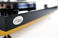 Restaurierter Thorens TD 318 oder TD 320 halbautomatischer Plattenspieler schwarz und gold metallic