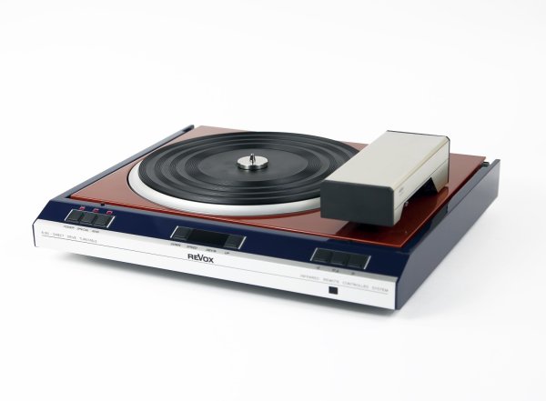 Restaurierter Revox B 795 vollautomatischer Plattenspieler 1-farbig in Wunschfarbe