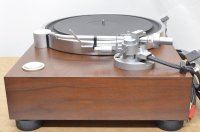 Restored Yamaha GT-2000L turntable / solid wood plinth with a satin-matte finish